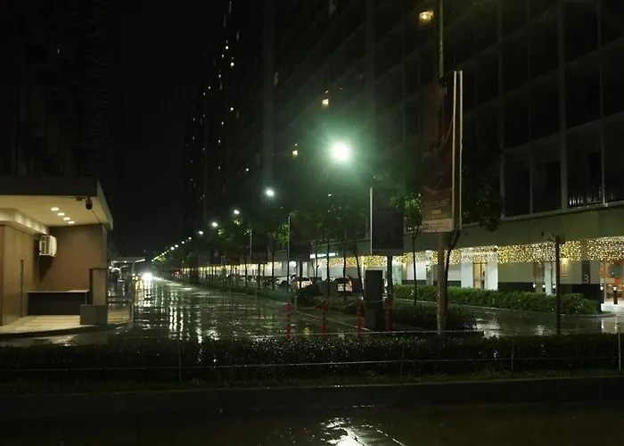 Cozy Near Moa & Naia - Ps4, Netflix, Wi-fi Manila